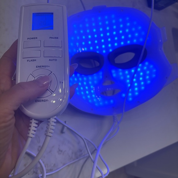 LED Mask with Remote - Picture 9 of 9